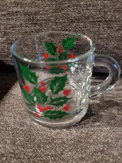 VINTAGE HOLLY BERRY INDIANA GLASS CHRISTMAS COFFEE TEA EGGNOG MUG 1  CUP 