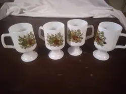 SET OF 4 VINTAGE CORNING WARE SPICE OF LIFE FOOTED PEDESTAL MUGS MILK GLASS 