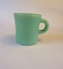 VINTAGE FIRE KING OVEN GLASS JADITE RESTAURANT WARE HEAVY C HANDLE MUG CUP