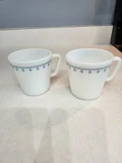 VINTAGE PYREX BLUE SNOWFLAKE GARLAND MUGS SET OF 2 COFFEE CUPS  D HANDLES