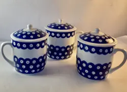 MUGS/COFFEE CUPS WITH