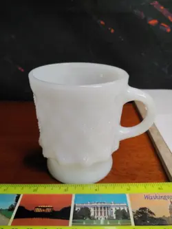 VINTAGE ANCHOR HOCKING FIRE KING KIMBERLY MILK GLASS COFFEE MUG