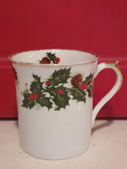 YULETIDE HOLLY