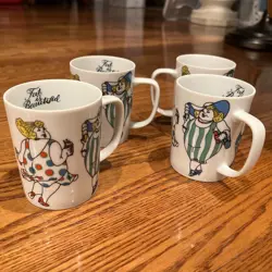 MUGS IN BOX