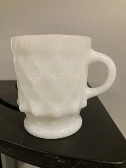 VINTAGE FIRE KING KIMBERLY DIAMOND COFFEE CUP/MUG 8 OZ WHITE MILK GLASS, GOOD