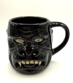 MUG 9235