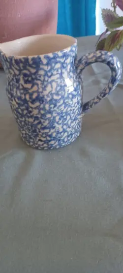 VINTAGE POTTERY BLUE SPONGEWARE