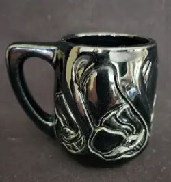 BLACK POPPY MUG