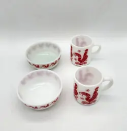 SET OF CUPS/MUGS