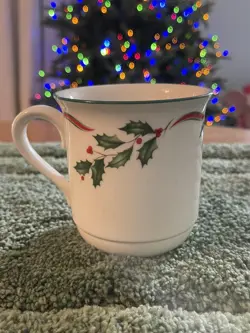 HOLLY” COFFEE