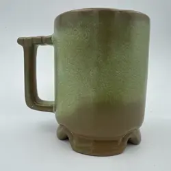 PEDESTAL CUP