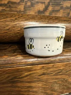 HARTSTONE POTTERY CUP