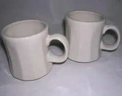 2 VINTAGE HOMER LAUGHLIN COFFEE CUPS RIBBED (11 POINTS) RESTAURANT STYLE IVORY