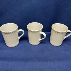 COFFEE/TEA MUGS RETIRED