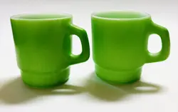VINTAGE ANCHOR HOCKING FIRE KING COFFEE MUG CUP GREEN MILK GLASS LOT OF 2