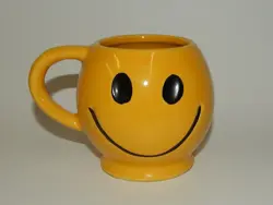 VINTAGE MCCOY YELLOW SMILEY FACE MUG CUP 