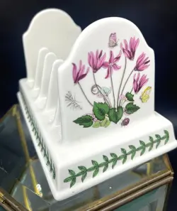 GARDEN FLORAL PATTERN