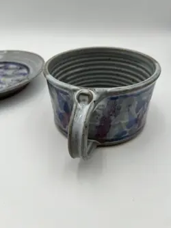 MUG UNDER