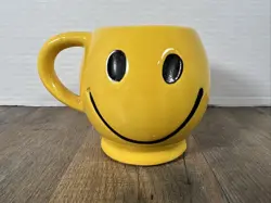 VINTAGE 1970’S MCCOY POTTERY USA CERAMIC YELLOW SMILEY HAPPY FACE MUG CUP #JJ05