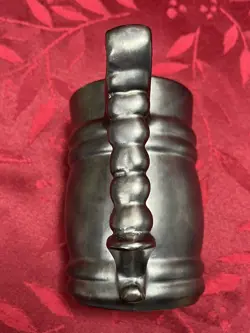 LARGE POTTERY MUG