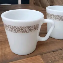 CUPS MUGS WOODLAND