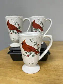 PFALTZGRAFF WINTERBERRY PEDESTAL CARDINAL MUGS VINTAGE SET OF 3 TALL COFFEE CUP