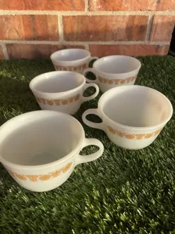 BUTTERFLY GOLD⭐️MUGS WHITE