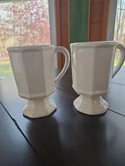 FOOTED VINTAGE SET