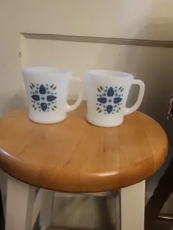 CHALET MILK GLASS