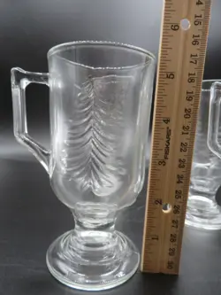 HOLIDAY MUG