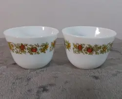 VINTAGE PYREX MILK