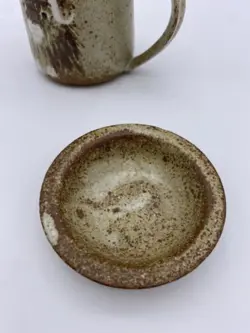 STONEWARE MUG WITH