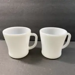 2 VINTAGE, FEDERAL , WHITE MILK GLASS, HEAT PROOF D HANDLE, COFFEE MUG CUP USA