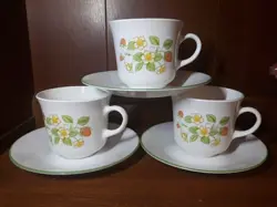 CUPS WITH SAUCEERS