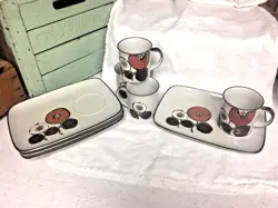FLOWERS BEIGE