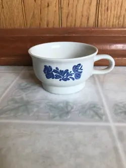 VINTAGE PFALTZGRAFF YORKTOWNE STONEWARE SOUP MUGS HANDLE BOWL  7-1