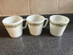 3 VINTAGE PYREX GREEN CRAZY DAISY SPRING BLOSSOM MILK GLASS COFFEE CUP MUG 1410 