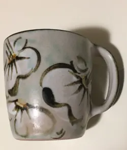 USA VINTAGE CHATHAM POTTERY COFFEE CUP MUG DOGWOOD WHITE FLOWERS