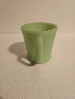 VINTAGE FIRE KING JADEITE D HANDLE COFFEE MUG