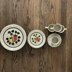 DINNER SET OF