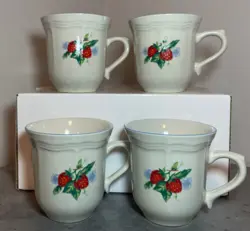 STRAWBERRY FLOWER MUGS