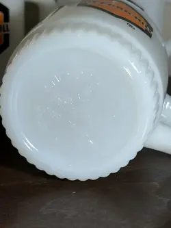 MUGS/CUPS MILK