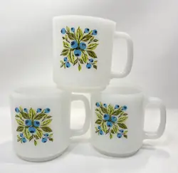 3 X VINTAGE JEANNETTE GLASBAKE MILK GLASS COFFEE TEA MUG BLUEBERRIES