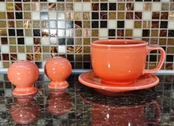PEPPER SHAKERS PERSIMMON
