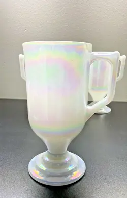 GLASS PEDESTAL MUG