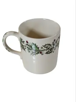 HOLLY MUG