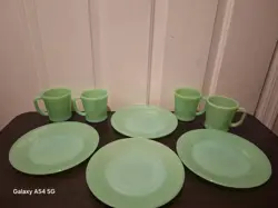VINTAGE SET OF 8 FIRE KING JADEITE D HANDLE 4 COFFEE MUGS & 4 PLATES LOT