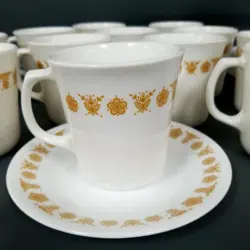 12 VINTAGE CORNING