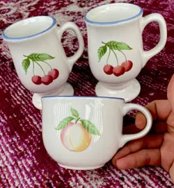 VINTAGE MUGS CHERRY