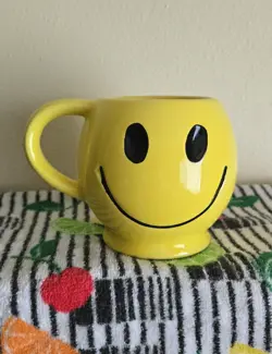 VINTAGE MCCOY USA SMILEY FACE MUG COLLECTIBLE 
